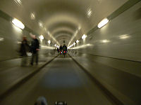 Durch den alten Elbtunnel

Aufnahmestandort:
N 53° 32′ 38.2″, O 9° 57′ 59.48″