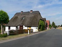 Das Dorf ohne Ende

Aufnahmestandort:
N 53° 10′ 53.5″, O 8° 32′ 13.02″