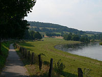 Der Weserhügelradweg

Aufnahmestandort:
N 51° 42′ 25.63″, O 9° 24′ 1.98″