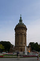 Wasserturm in Mannheim

Aufnahmestandort:
N 49° 29′ 3.06″, O 8° 28′ 30.51″