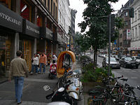 Bücherkauf in Düsseldorf

Aufnahmestandort:
N 51° 12′ 58.89″, O 6° 46′ 36.24″
