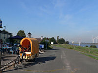 Eine erste Pause

Aufnahmestandort:
N 53° 7′ 2.59″, O 8° 41′ 50.07″
